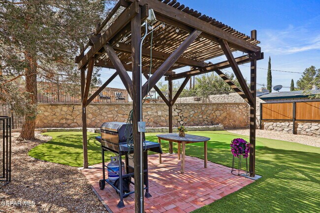 Building Photo - 904 Turney Dr
