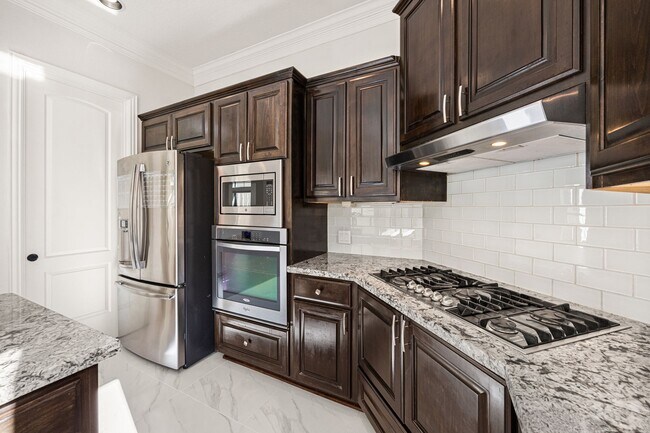 Building Photo - 7227 Laguna Villas