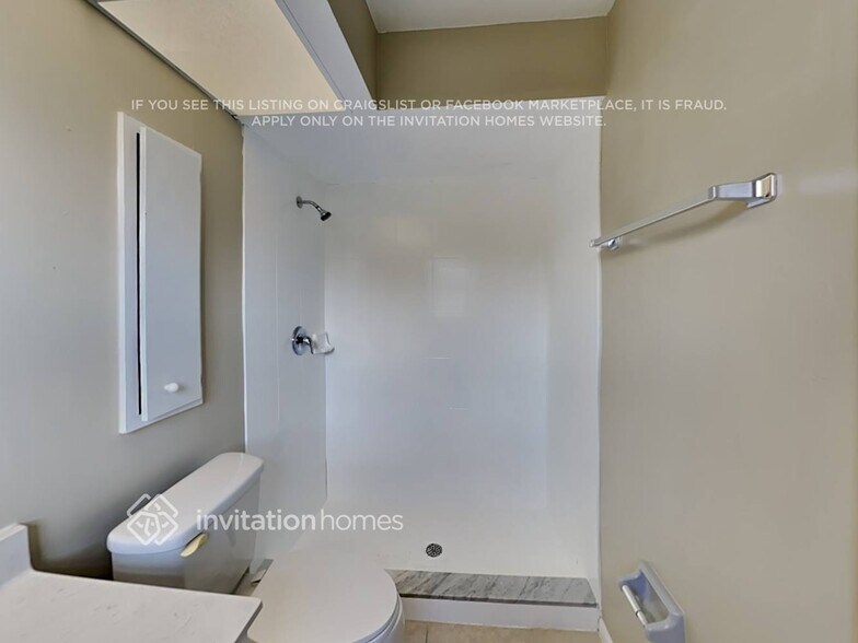 Building Photo - 1435 SE 12th St