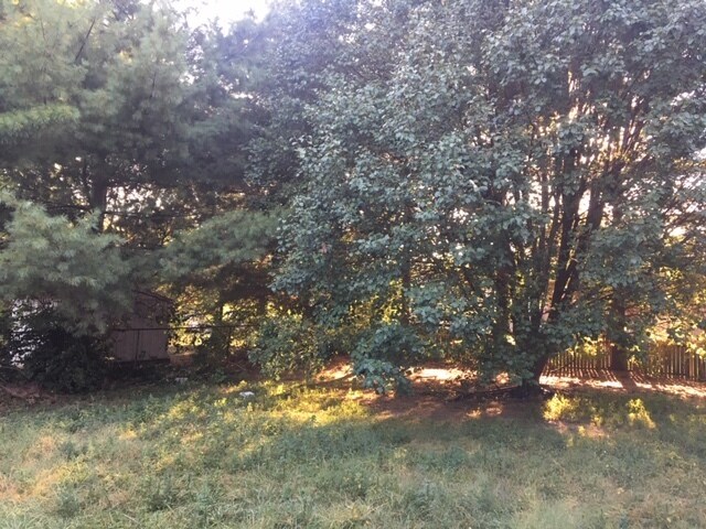 Building Photo - 1498 Summerhill Dr