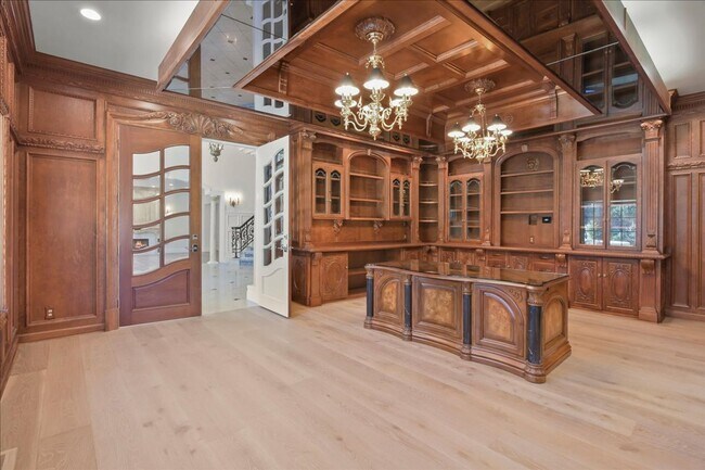 Building Photo - Luxury 10 Bedrooms, 9 Bathroom Estate for Lease in Los Gatos