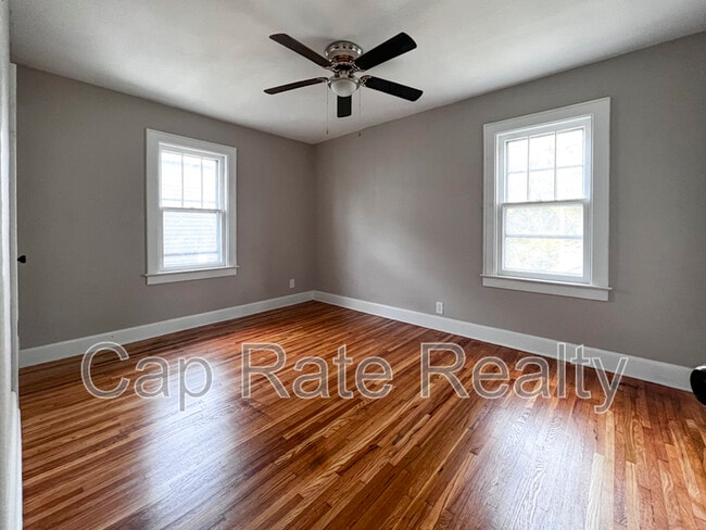 Building Photo - 506 Thurman Ave