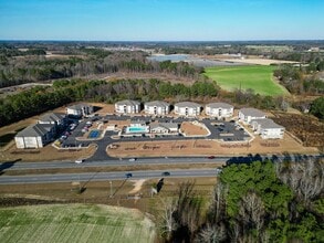 Building Photo - The Groves at 421 *Move In Special*