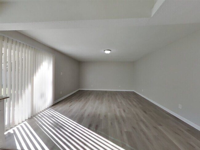 Building Photo - 5655 Hardwood Forest Dr