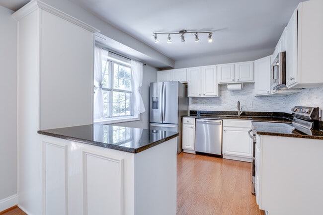 Building Photo - 5312 Anchor Ct
