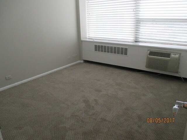 Building Photo - Gold Coast/Old Town Jr. 1 bedroom Available In July