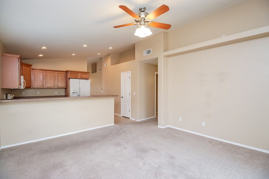 Building Photo - 10581 E Feltleaf Willow Trl