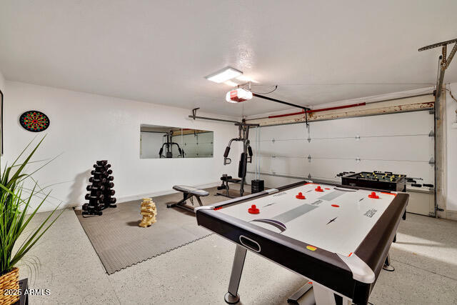 Building Photo - 6216 E Greenway Ln