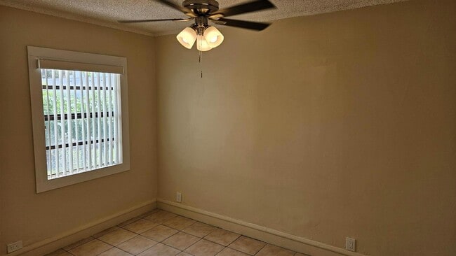 Building Photo - 421 Ardmore Rd