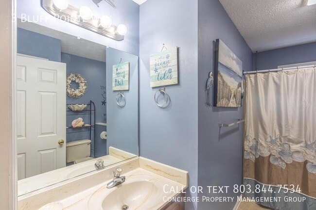 Building Photo - 3 Bluff Pointe Way