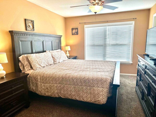 Building Photo - 12810 Roosevelt Ln