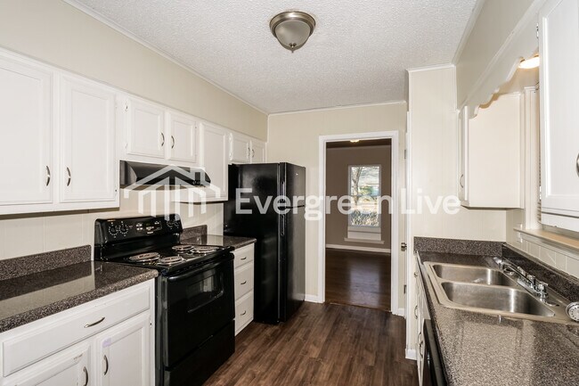 Building Photo - 5405 Cottonwood Rd