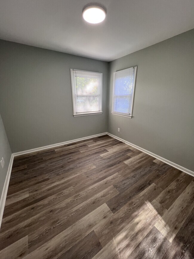 Building Photo - 2308 Pine Way