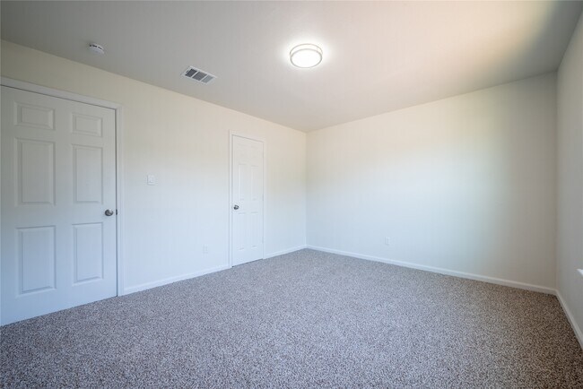 Building Photo - 1923 Big Horn Dr