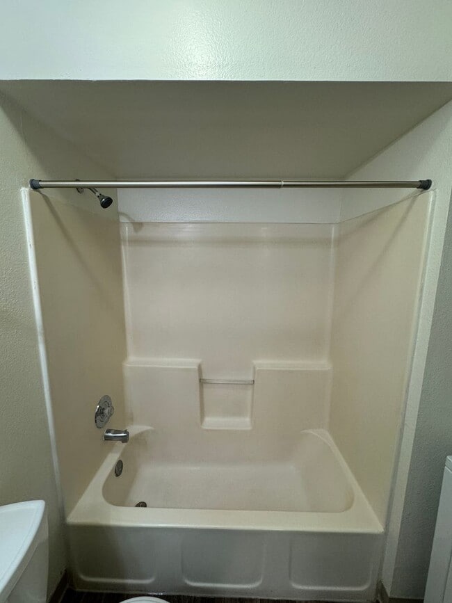 Building Photo - 10873 W Ustick Rd