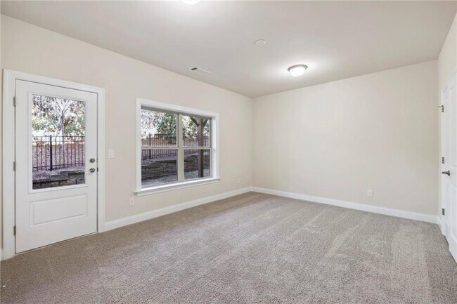 Building Photo - 1358 Live Oak Ln