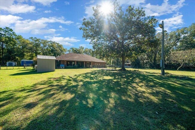 Building Photo - 3135 NE 49th St