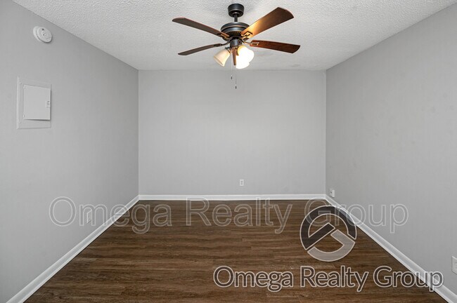 Building Photo - 1936 2nd St NE