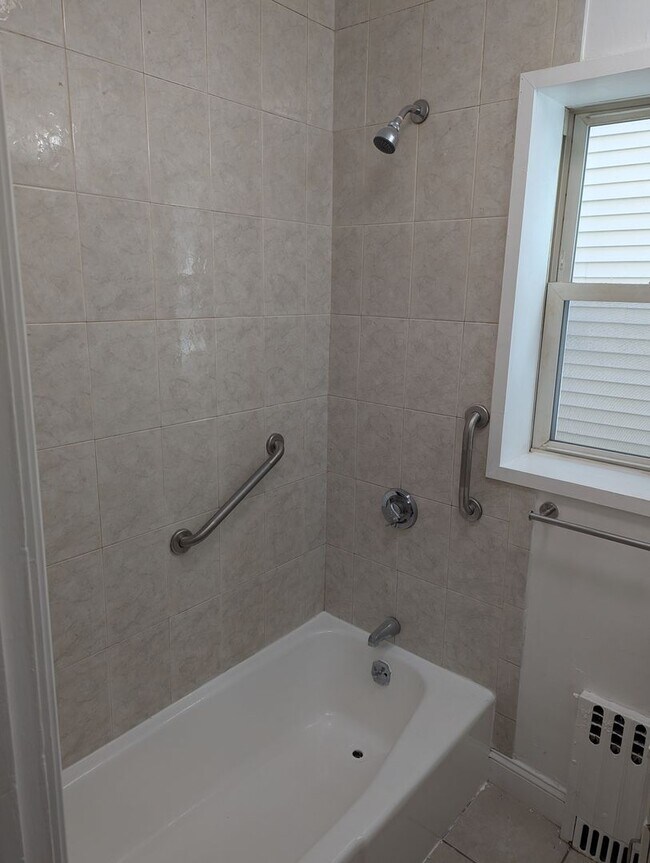 Building Photo - 545 Revere St