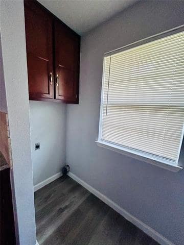Building Photo - 529 Guerin Dr
