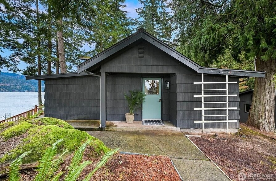 Building Photo - 2562 Lake Whatcom Blvd