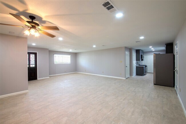 Building Photo - 1011 Twinbrooke Dr