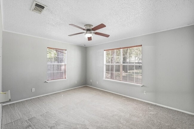 Building Photo - 5702 Teasley Ln