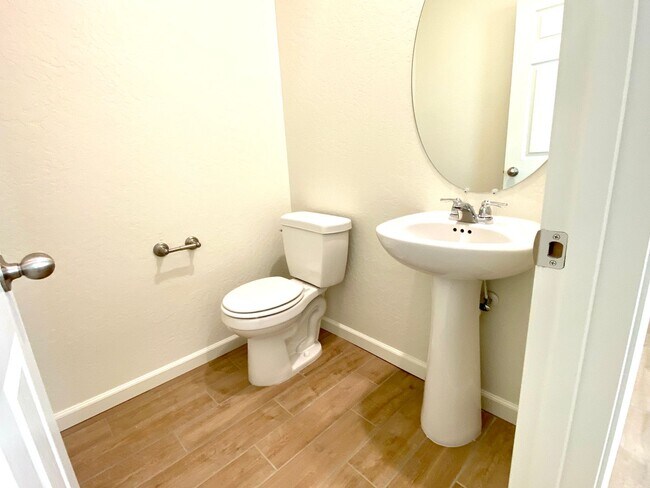 Building Photo - $2,350 Raleigh Dr, 3 Bed, Gated Community, Solar & HOA Pool, Clinton & Armstrong