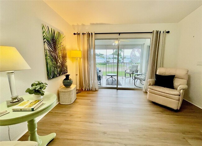 Building Photo - 5800 Sabal Trace Dr