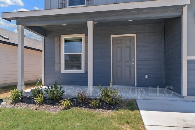 Building Photo - 535 Wild Olive Wy