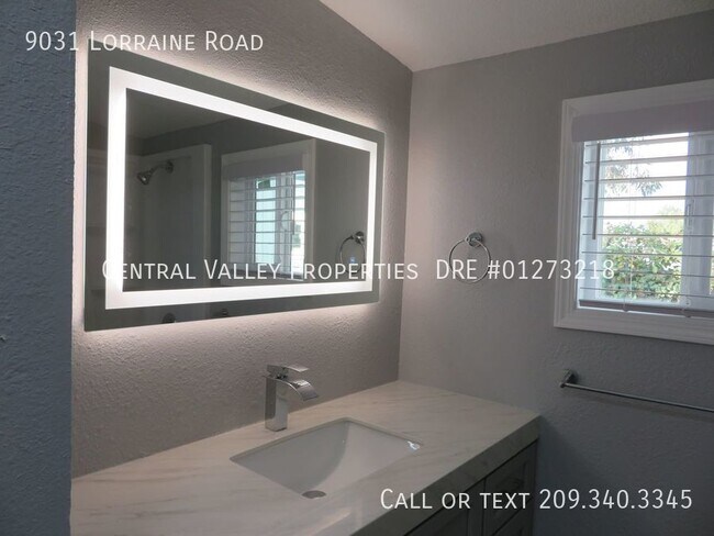 Building Photo - 9031 Lorraine Rd