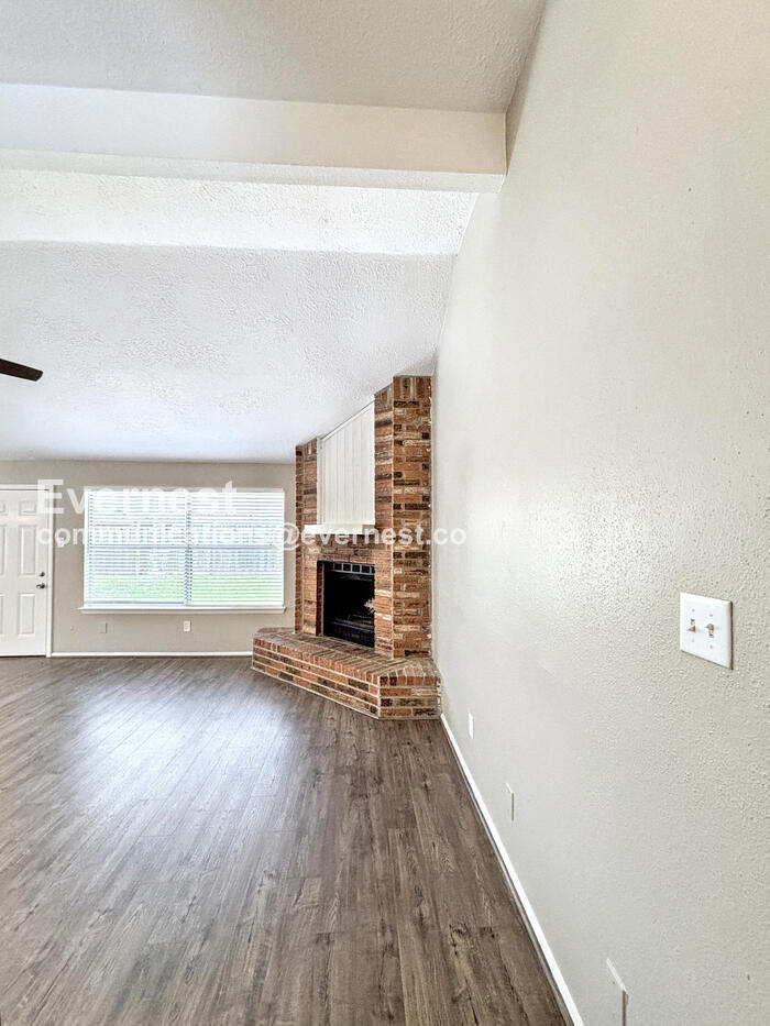 Building Photo - 2426 Tall Ships Ln