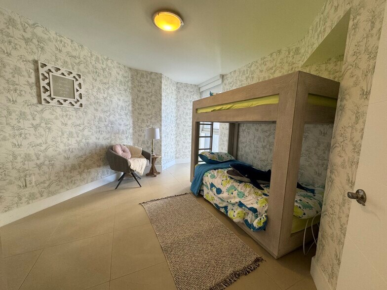 Building Photo - 6301 Collins Ave