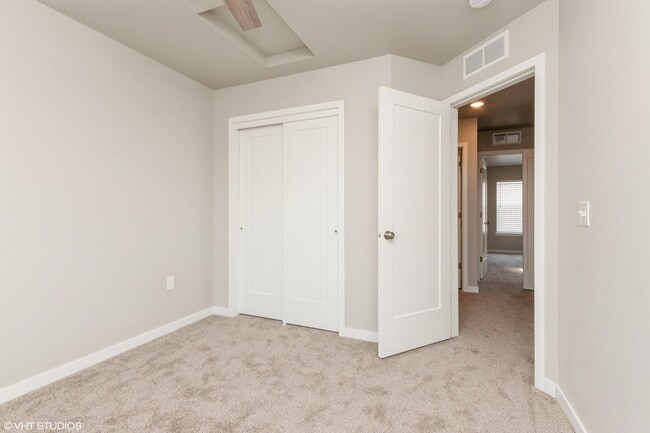 Building Photo - Villas at The Hub | Modern 3 Bedroom Townh...