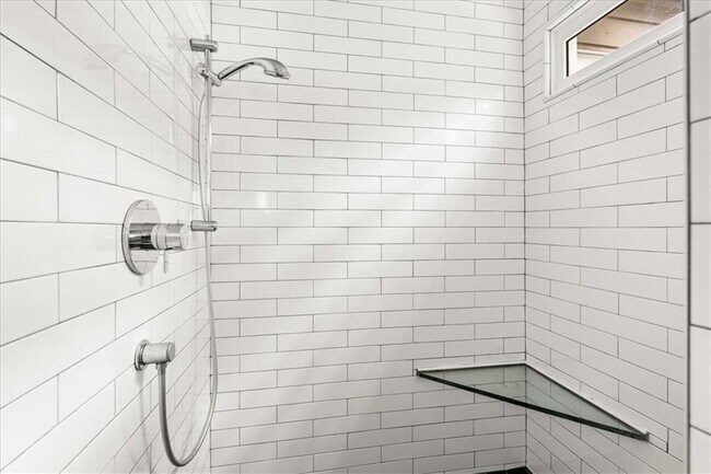 Building Photo - 259 Spence Ave SE