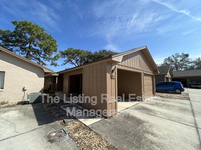 Building Photo - 161 Raintree Dr