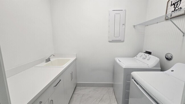 Building Photo - 8489 Apple Falls Ln