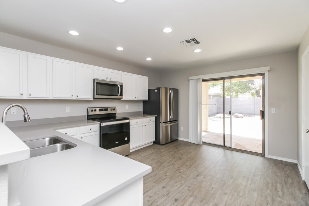 Building Photo - 2879 W Five Mile Peak Dr