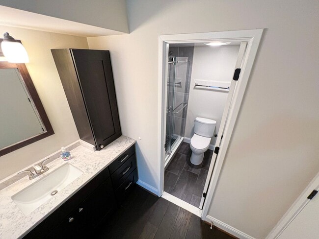 Building Photo - Beautiful And Modern 1 Bed, 1 Bath Condo In Prime Location With High Walk Score In Alta Vista