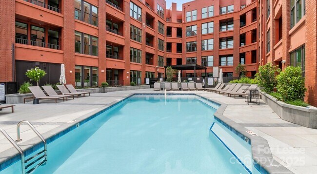 Building Photo - 300 E 36th St
