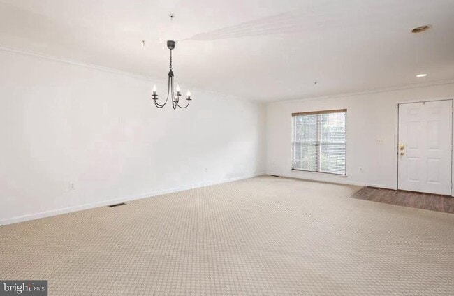 Building Photo - 616 Bellerive Ct