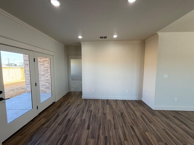 Building Photo - 409 Essex Ln