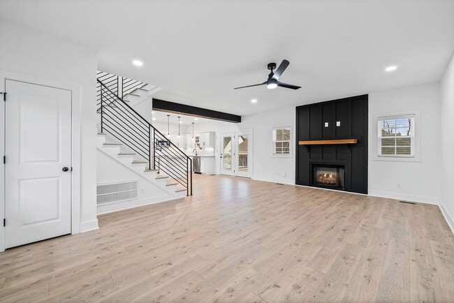 Building Photo - Pet Friendly Three Bedroom with Bonus!