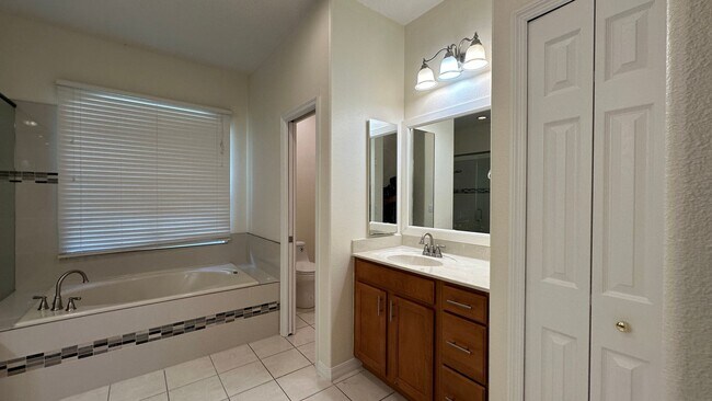 Building Photo - 1653 Cherry Ridge Dr