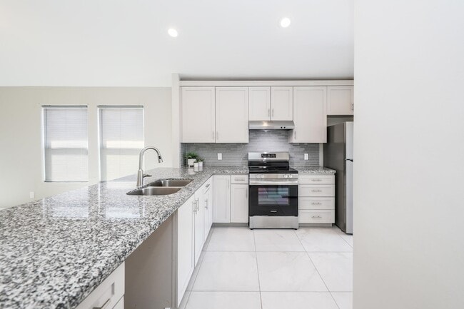 Building Photo - 7106 EL MESON DR