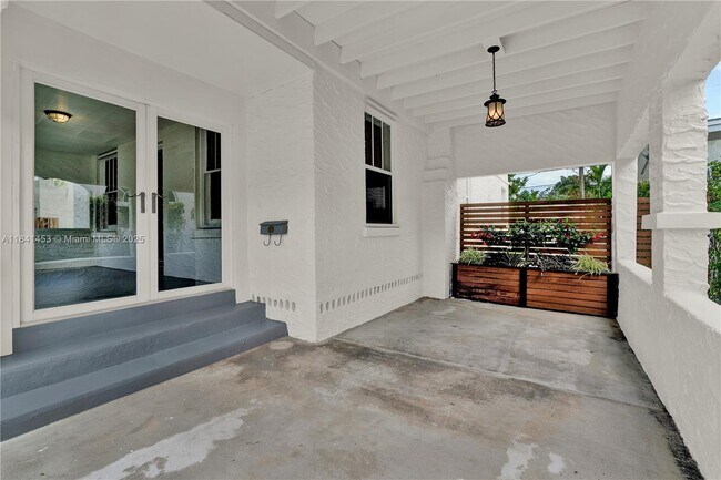 Building Photo - 1624 SW 11th Terrace