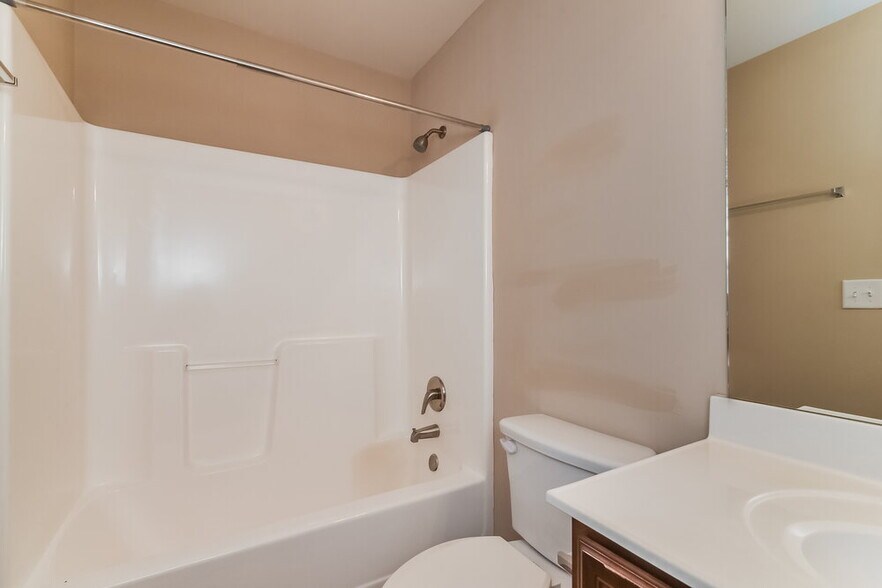 Building Photo - 928 Upland Ives Dr