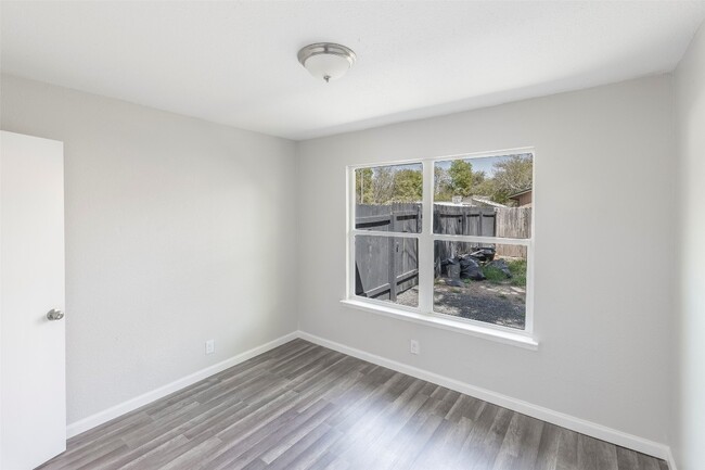 Building Photo - 10309 Burmaster Ln
