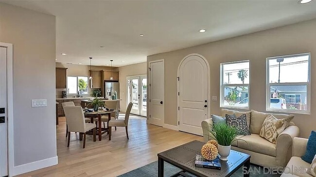 Building Photo - 5051 Savannah St