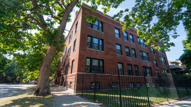 Primary Photo - 1706 W Balmoral Ave